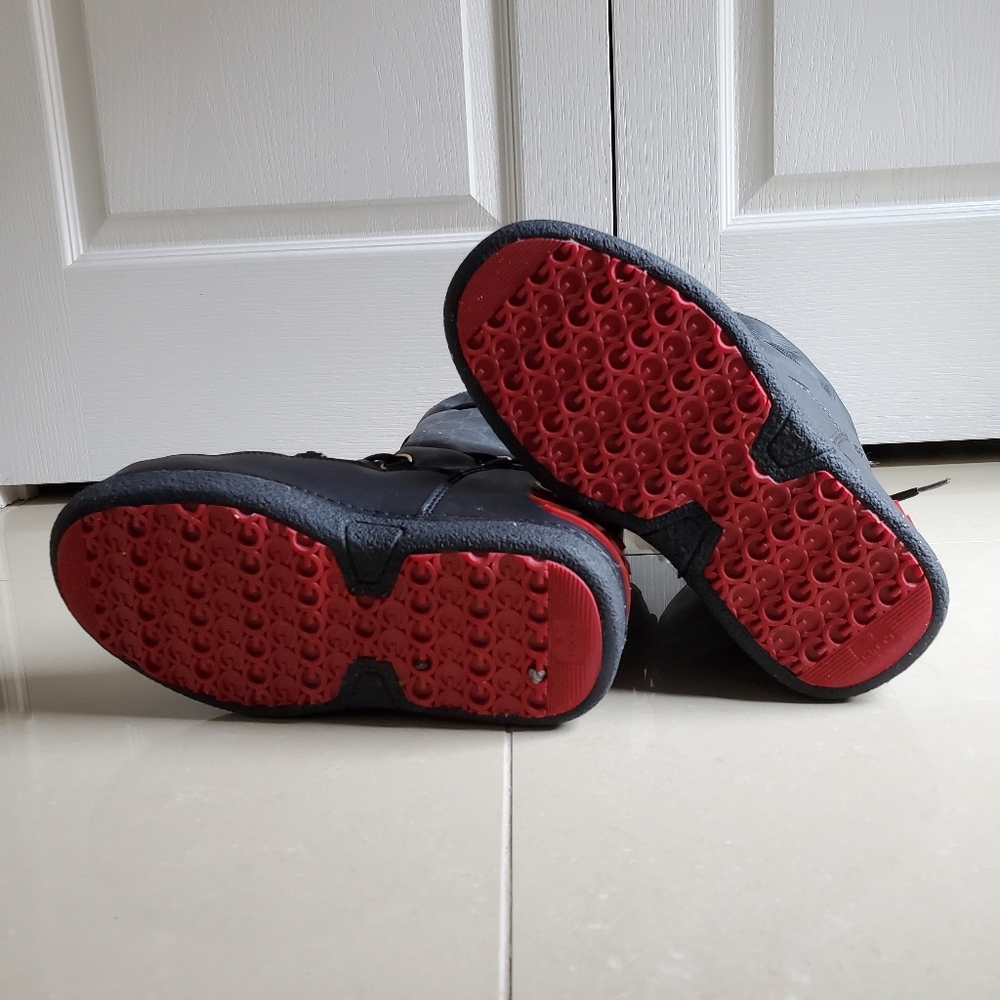 Auth. Gucci Moon Boots - Picture 3 of 8